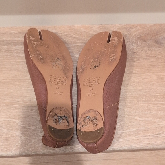 Brown Leather Split Toe Ballet Flats - Picture 4 of 9